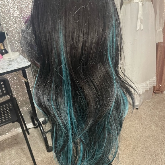 Wig - Picture 2 of 7